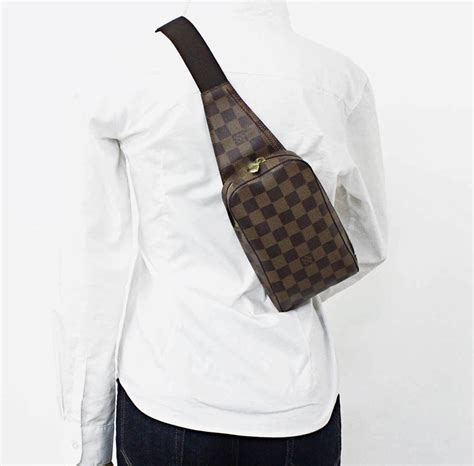 louis vuitton removable pouch|Louis Vuitton waist pouch.